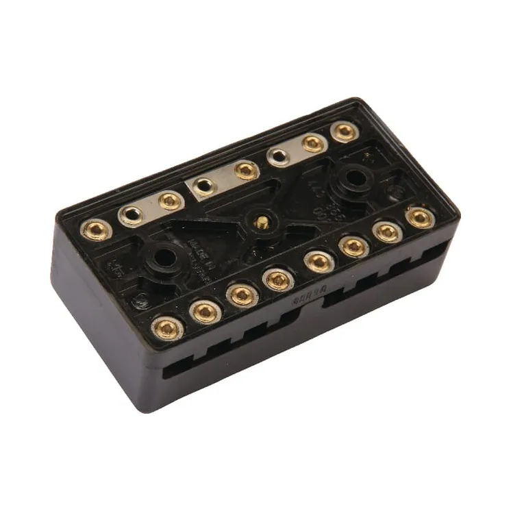 FUSE BOX   977305 Zetor